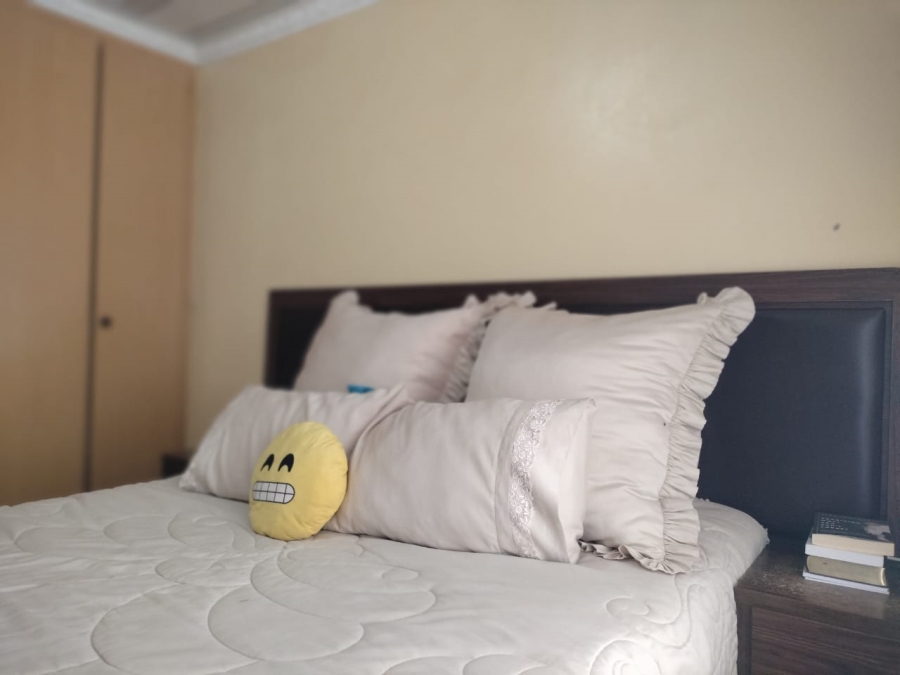 3 Bedroom Property for Sale in Molifi Tau Kloof Free State